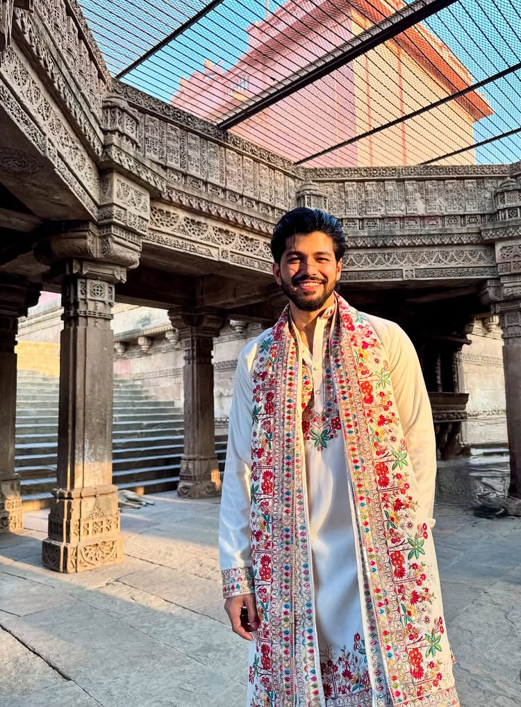 WHITE SILK KURTA SET WITH DUPATTA